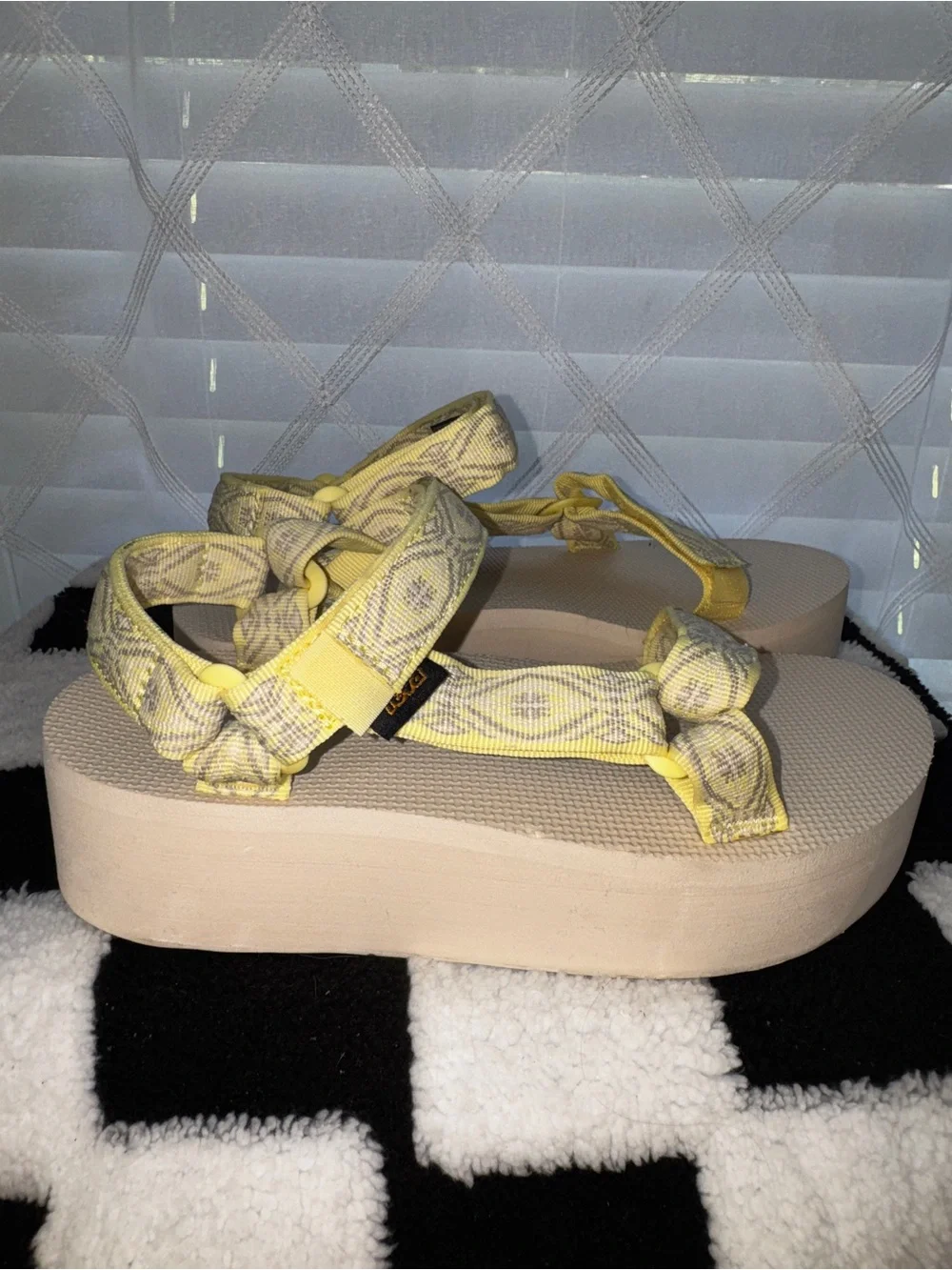 Teva Universal Platform Sandals Yellow Geometric Strap Women’s Size 8